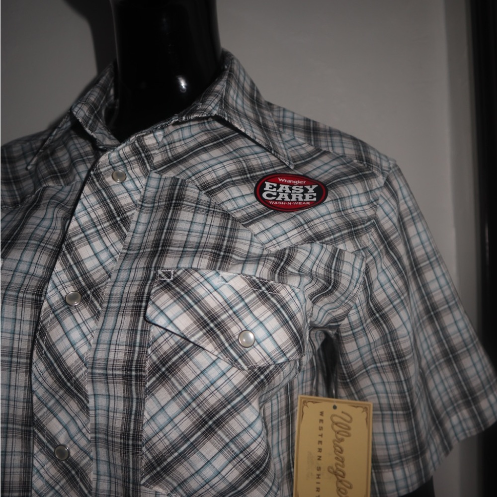 Wrangler Black and White Casual Button Down Shirt Classic Style